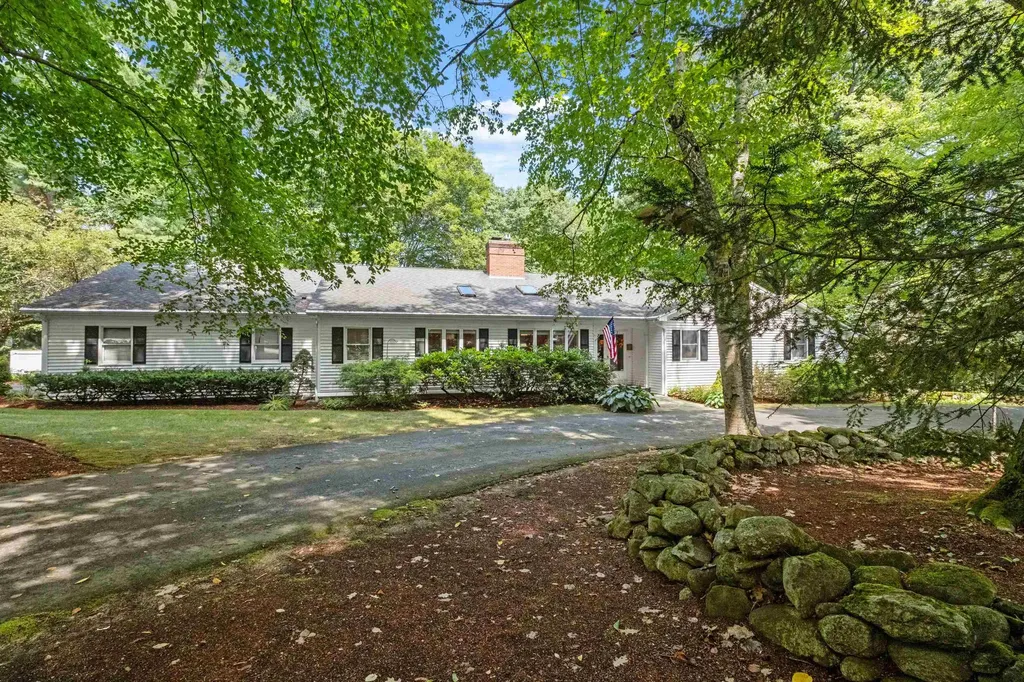 21 Rocky Point Drive Bow NH 03304