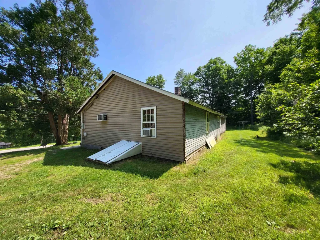 598 Old Bristol Road New Hampton NH 03256