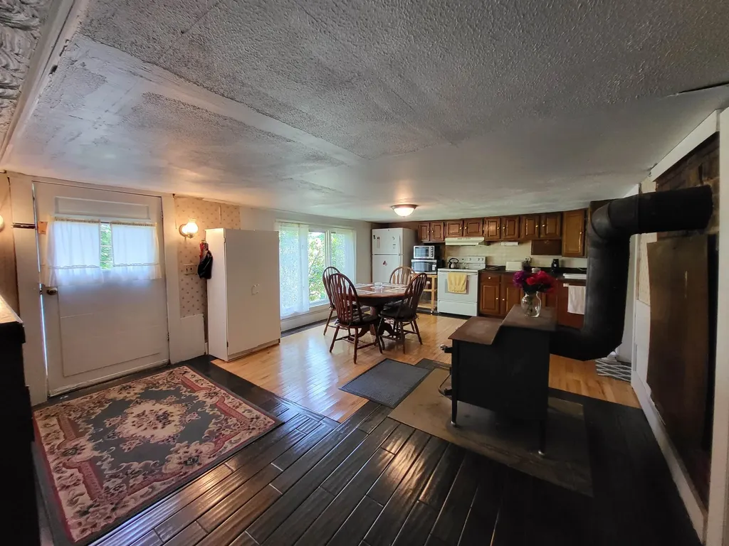598 Old Bristol Road New Hampton NH 03256