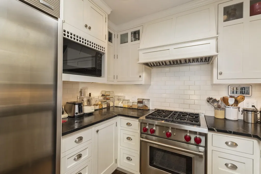 13 Maple Street Hanover NH 03755