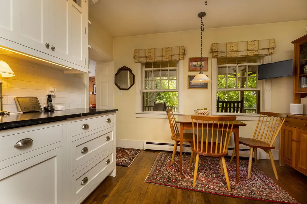 13 Maple Street Hanover NH 03755