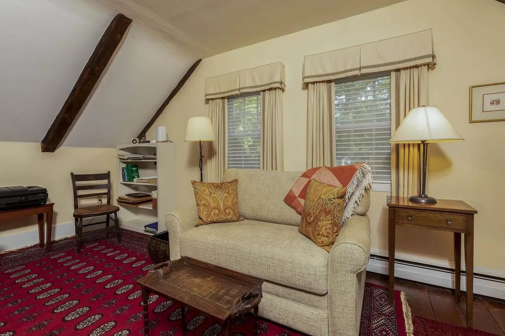 13 Maple Street Hanover NH 03755