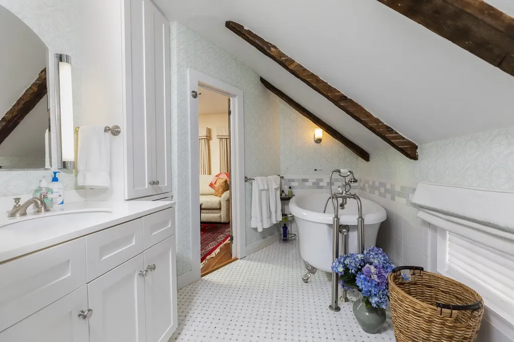 13 Maple Street Hanover NH 03755