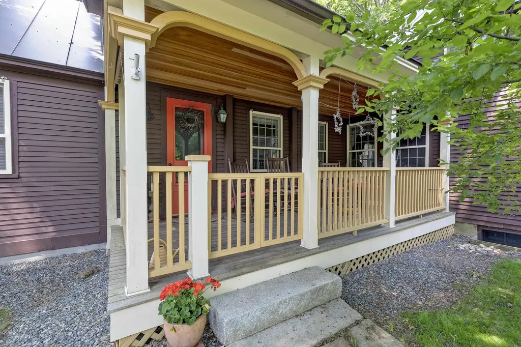 13 Maple Street Hanover NH 03755