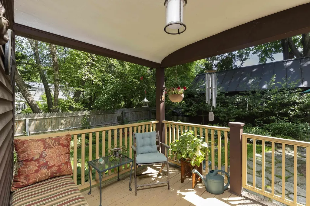 13 Maple Street Hanover NH 03755