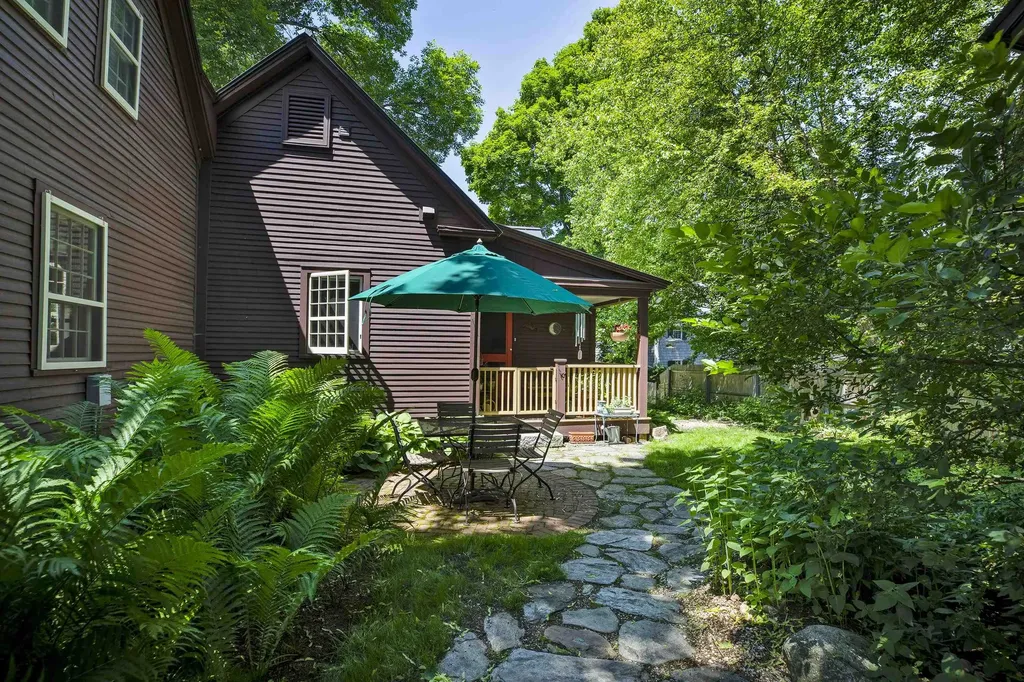 13 Maple Street Hanover NH 03755
