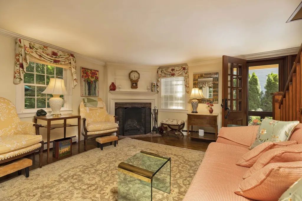 13 Maple Street Hanover NH 03755