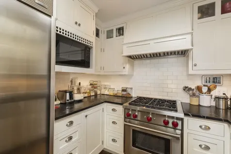 13 Maple Street Hanover NH 03755