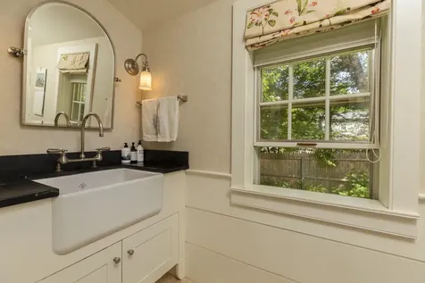 13 Maple Street Hanover NH 03755