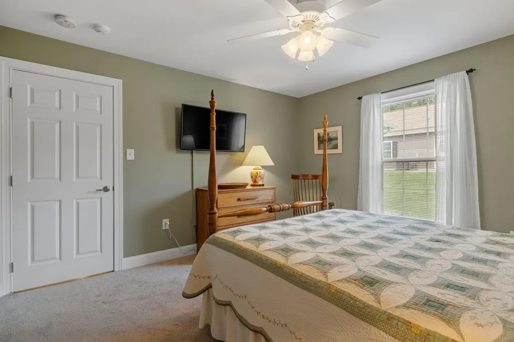 8 Siesta Lane Laconia NH 03246