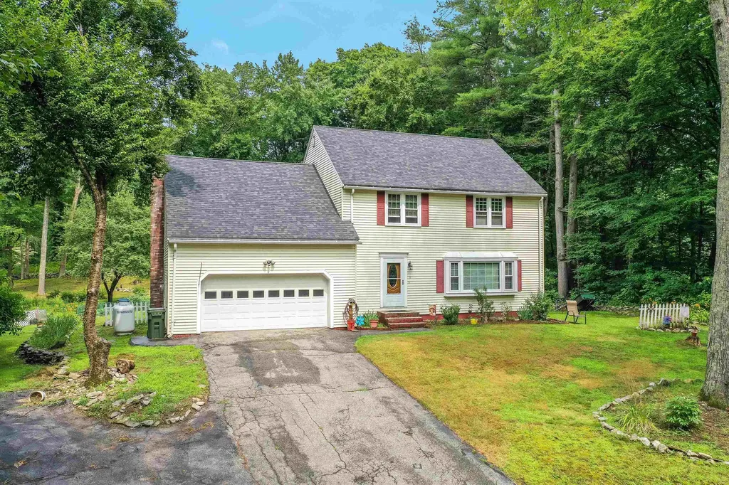 4 King Henry Drive Londonderry NH 03053