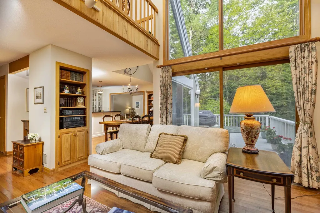 84 Fairway Lane New London NH 03257