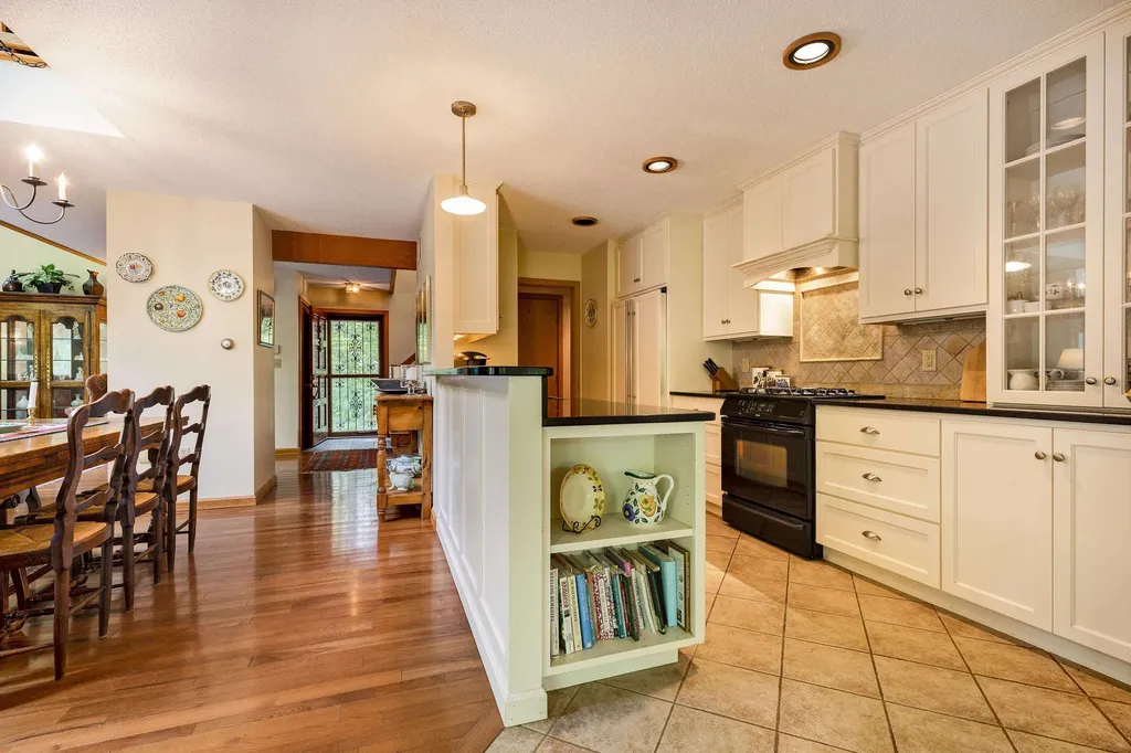 84 Fairway Lane New London NH 03257