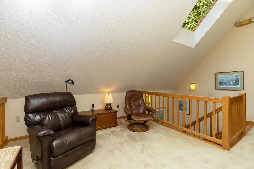 84 Fairway Lane New London NH 03257