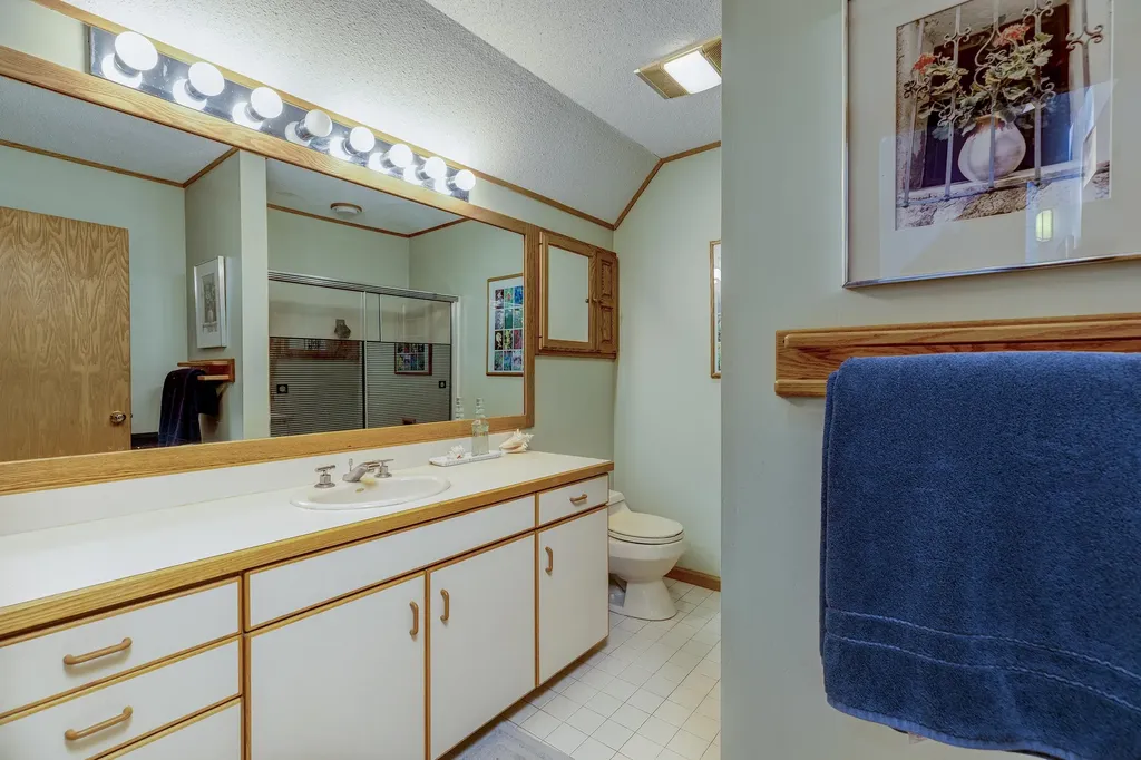 84 Fairway Lane New London NH 03257