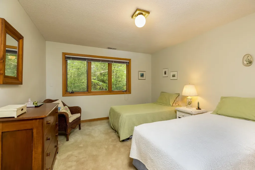 84 Fairway Lane New London NH 03257