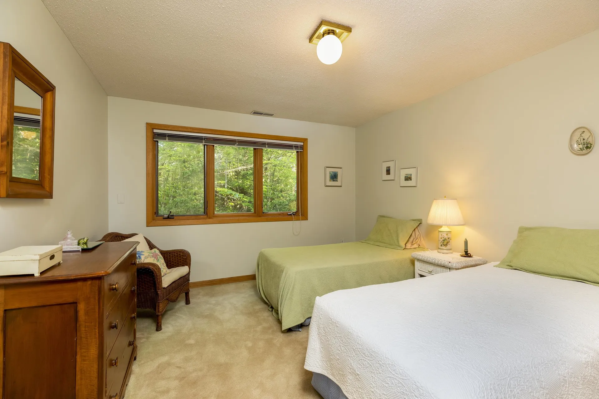 84 Fairway Lane New London NH 03257