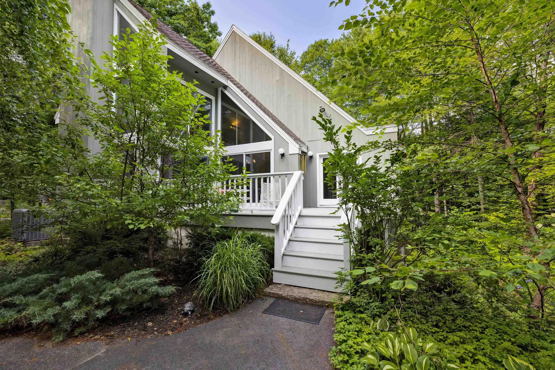 84 Fairway Lane New London NH 03257