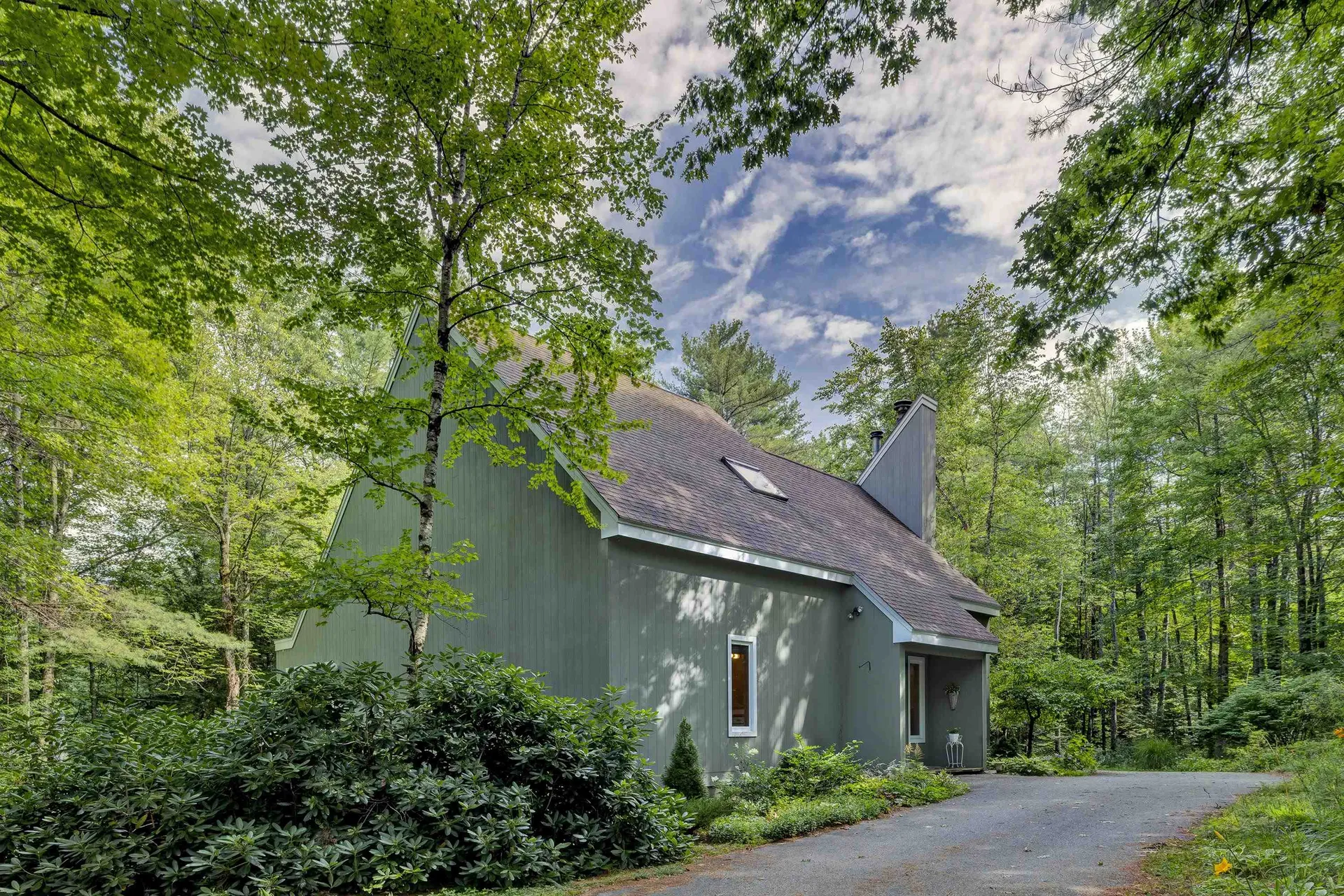 84 Fairway Lane New London NH 03257