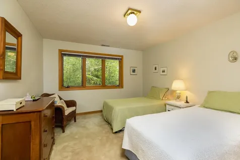 84 Fairway Lane New London NH 03257