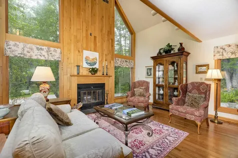 84 Fairway Lane New London NH 03257