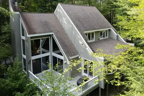 84 Fairway Lane New London NH 03257