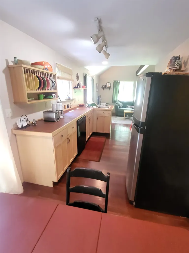 28 Cuttyhunk Road Thornton NH 03285