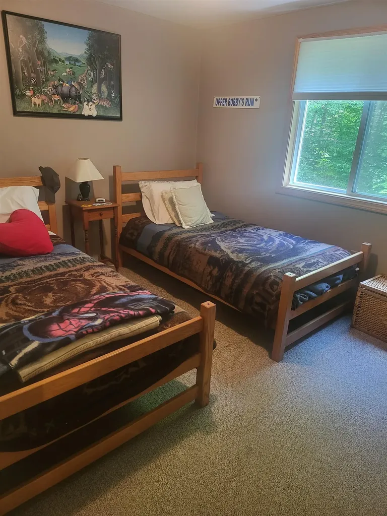 28 Cuttyhunk Road Thornton NH 03285