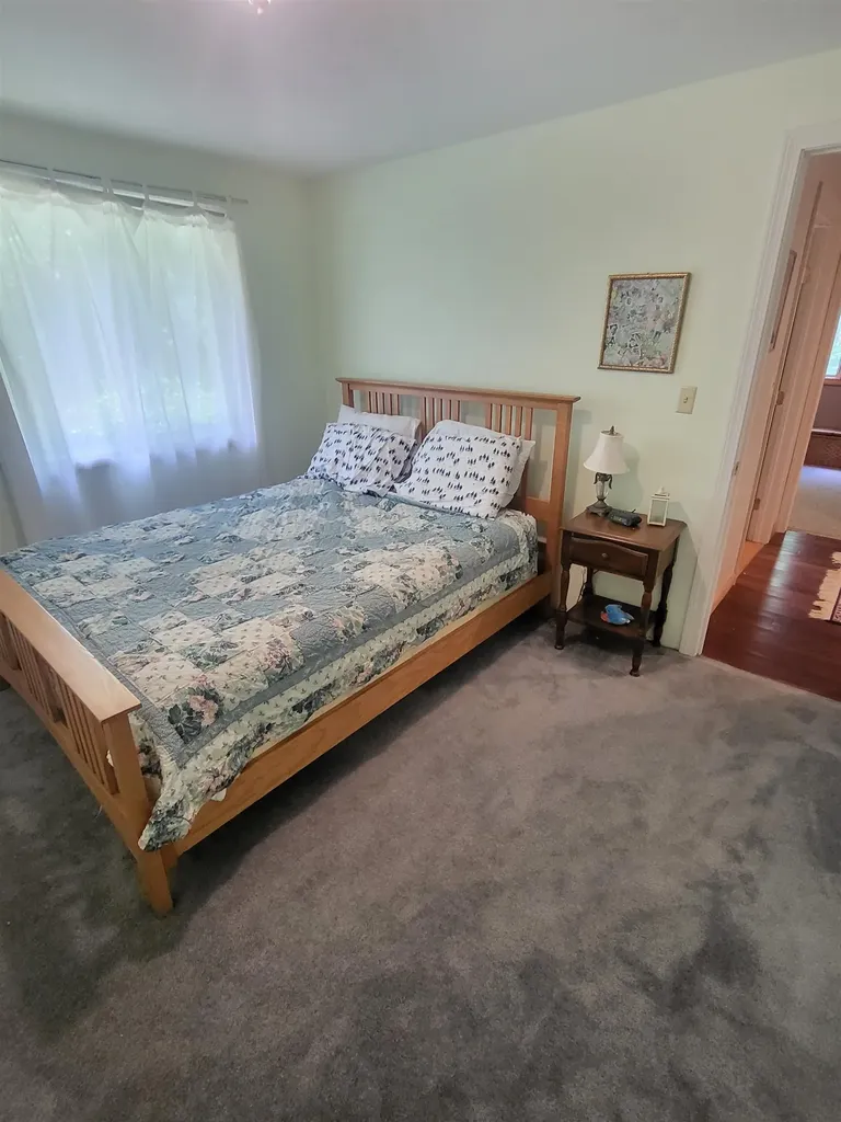 28 Cuttyhunk Road Thornton NH 03285