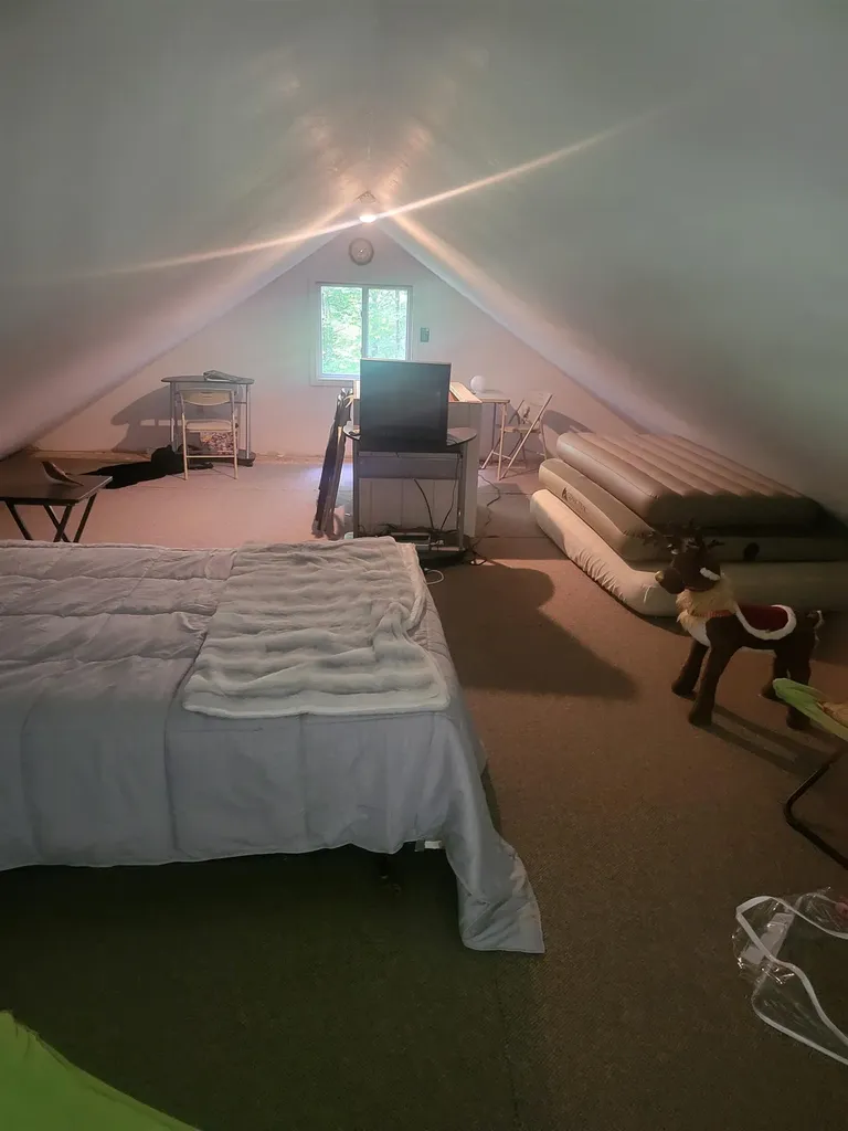 28 Cuttyhunk Road Thornton NH 03285