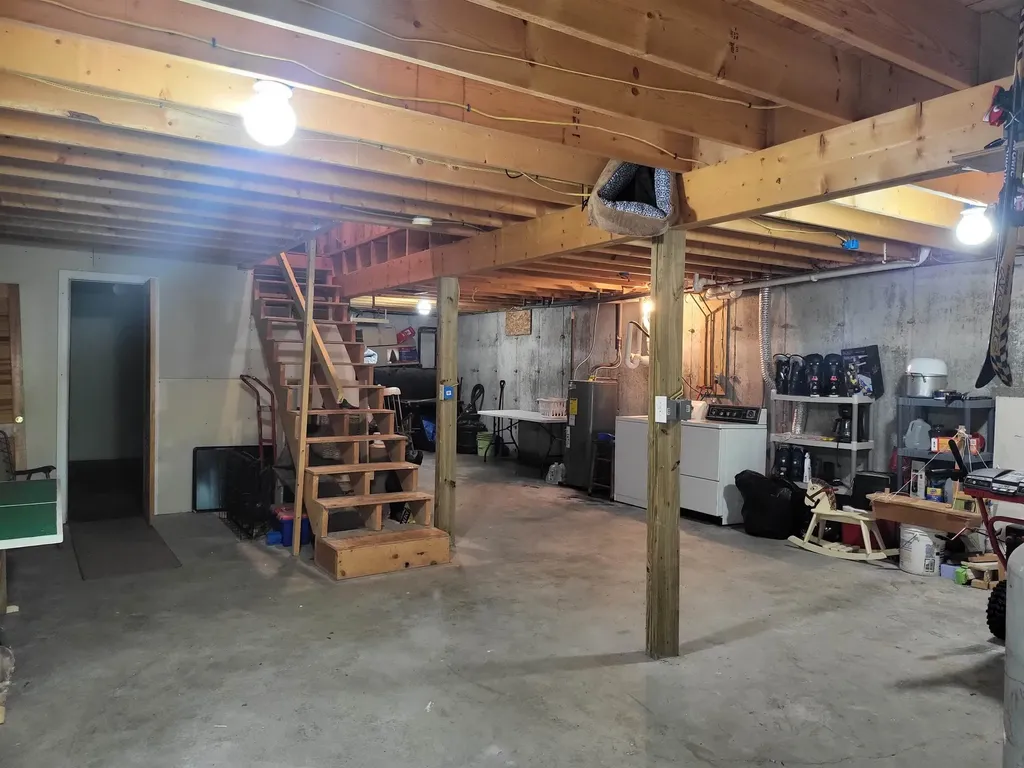 28 Cuttyhunk Road Thornton NH 03285