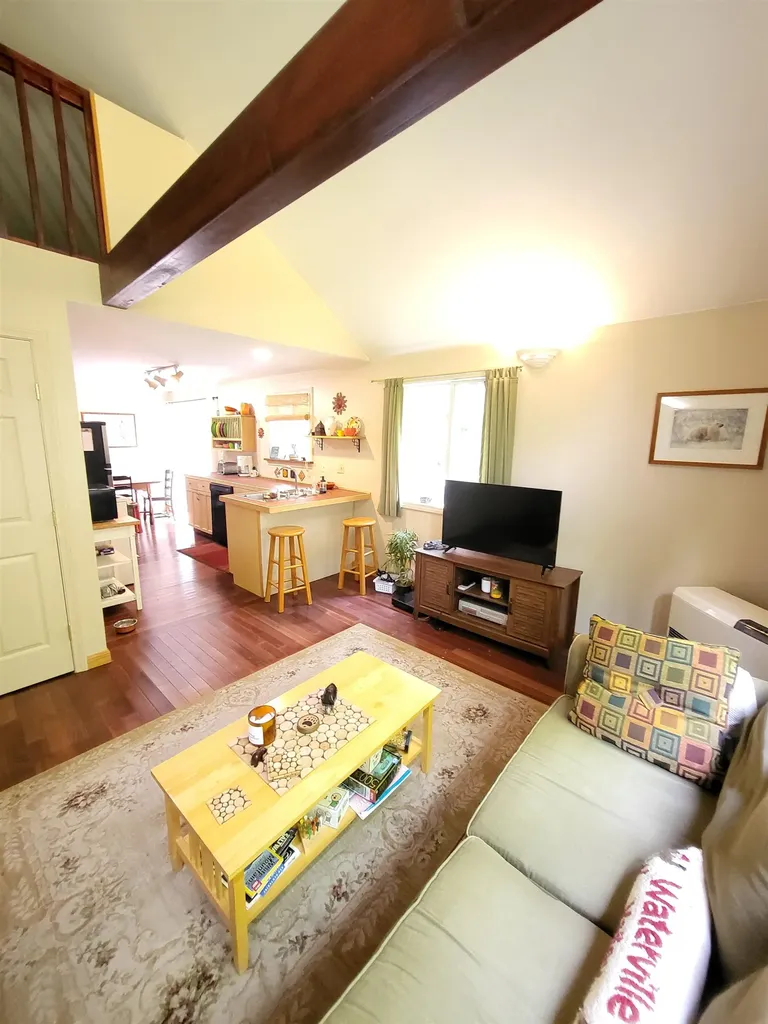 28 Cuttyhunk Road Thornton NH 03285