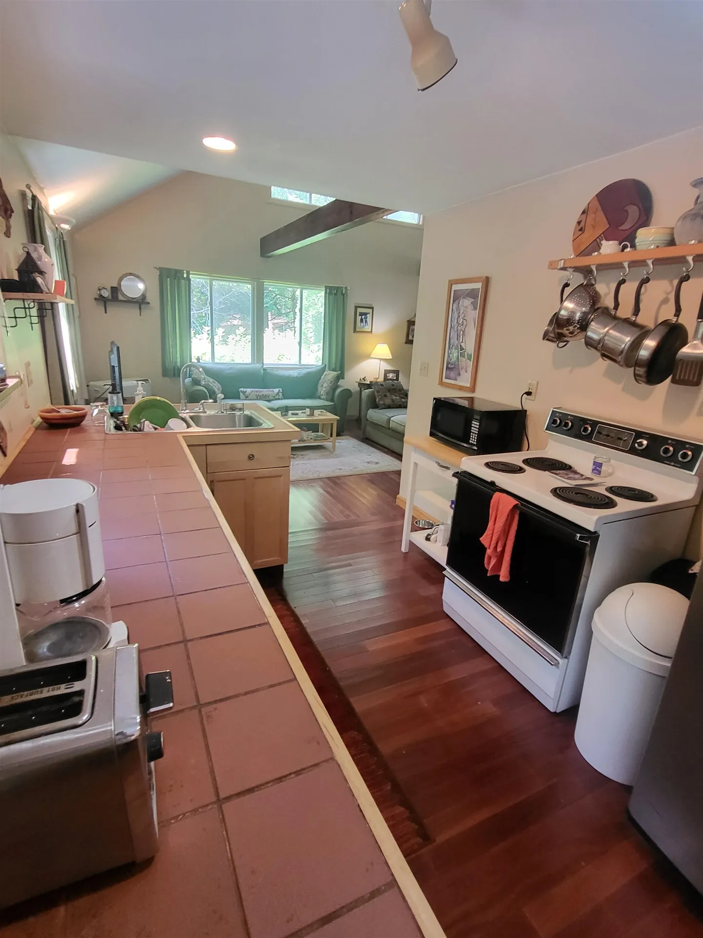 28 Cuttyhunk Road Thornton NH 03285