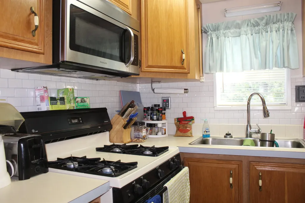 15 Piper Trail Freedom NH 03836