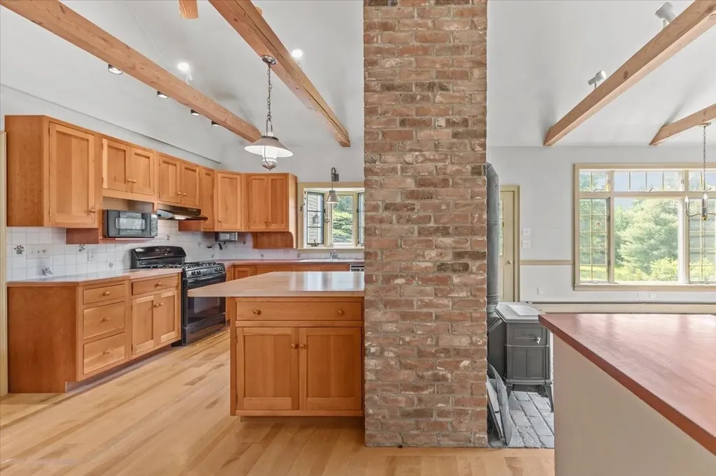 87 Whitney Lane Stowe VT 05672