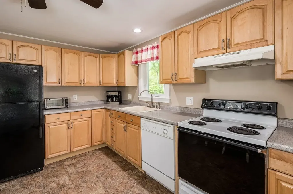 43 Ten Rod Road Rochester NH 03867