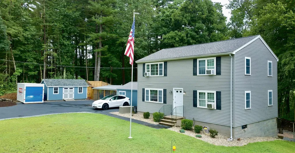 44-46 Atwood Road Pelham NH 03076