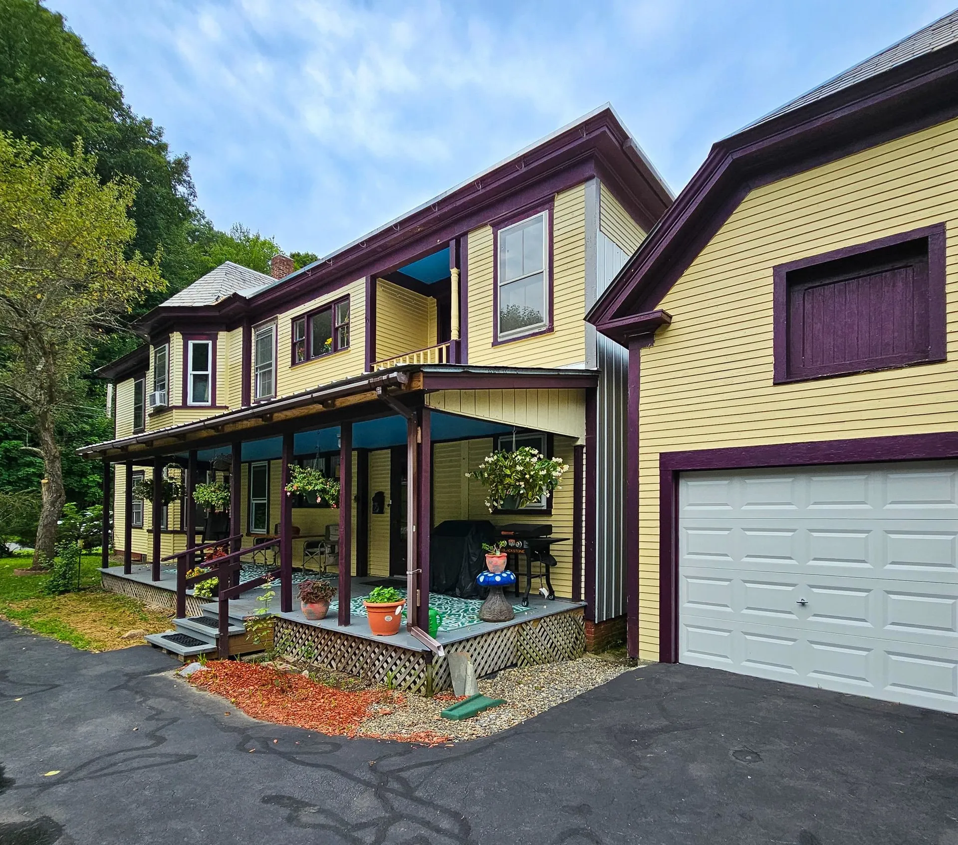 20 Pine Street Rockingham VT 05101