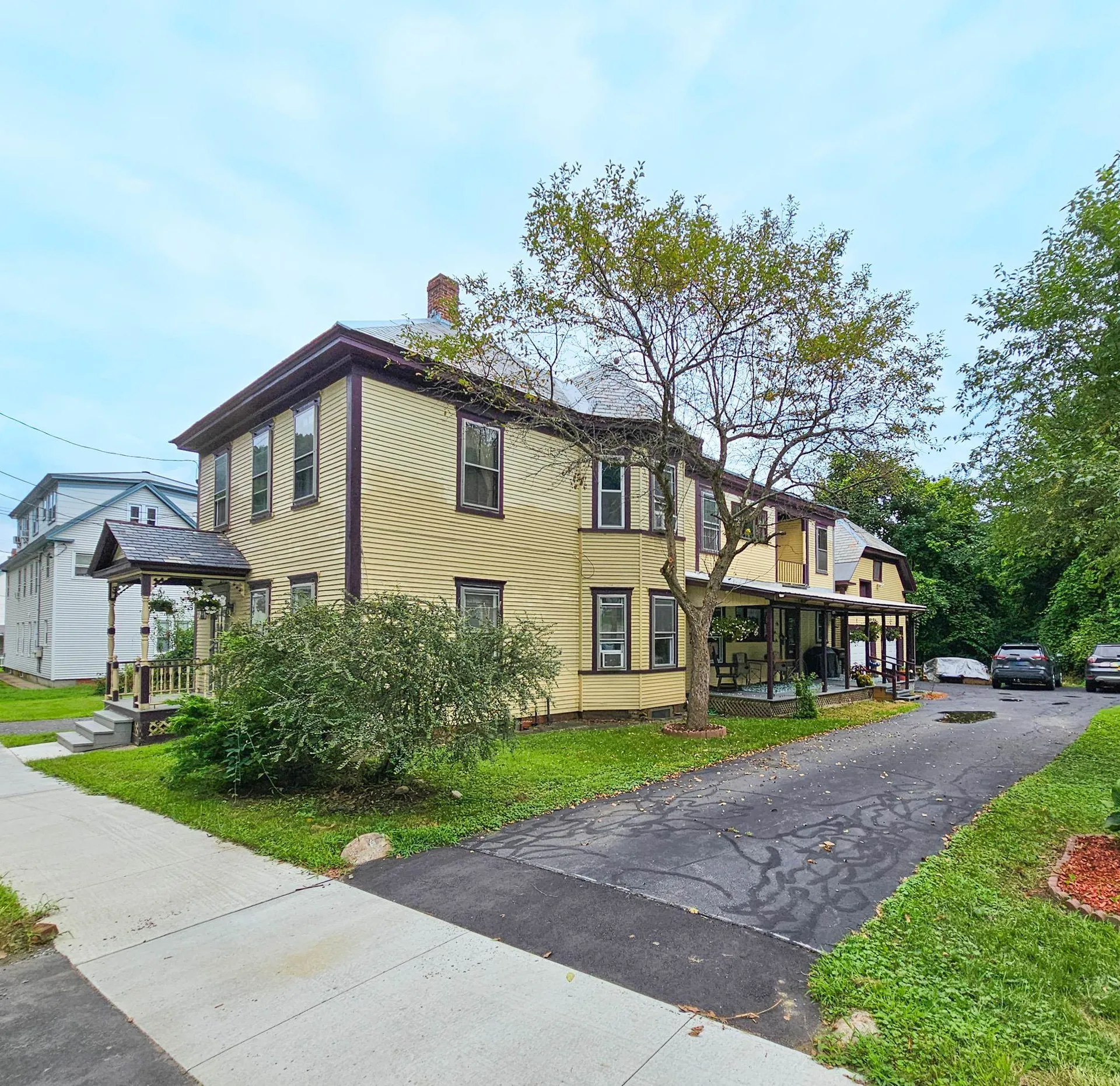 20 Pine Street Rockingham VT 05101