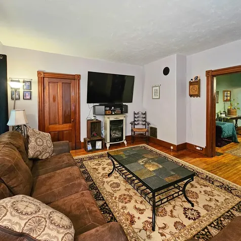 20 Pine Street Rockingham VT 05101