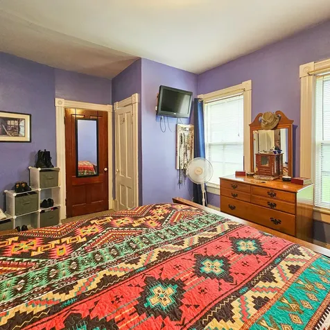 20 Pine Street Rockingham VT 05101