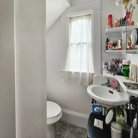20 Pine Street Rockingham VT 05101