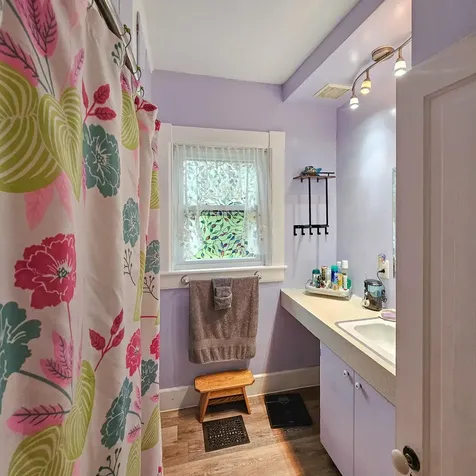 20 Pine Street Rockingham VT 05101