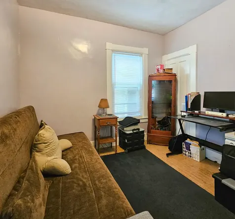 20 Pine Street Rockingham VT 05101