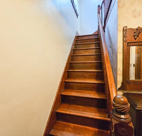 20 Pine Street Rockingham VT 05101