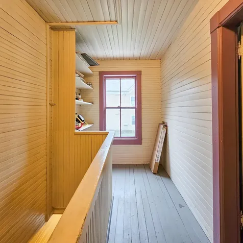 20 Pine Street Rockingham VT 05101