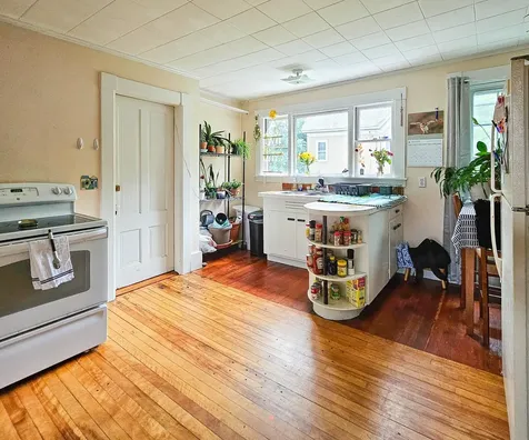 20 Pine Street Rockingham VT 05101