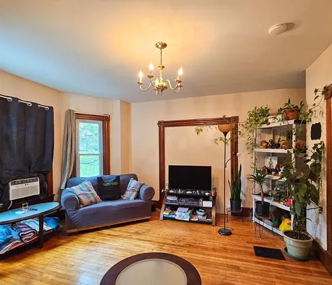 20 Pine Street Rockingham VT 05101