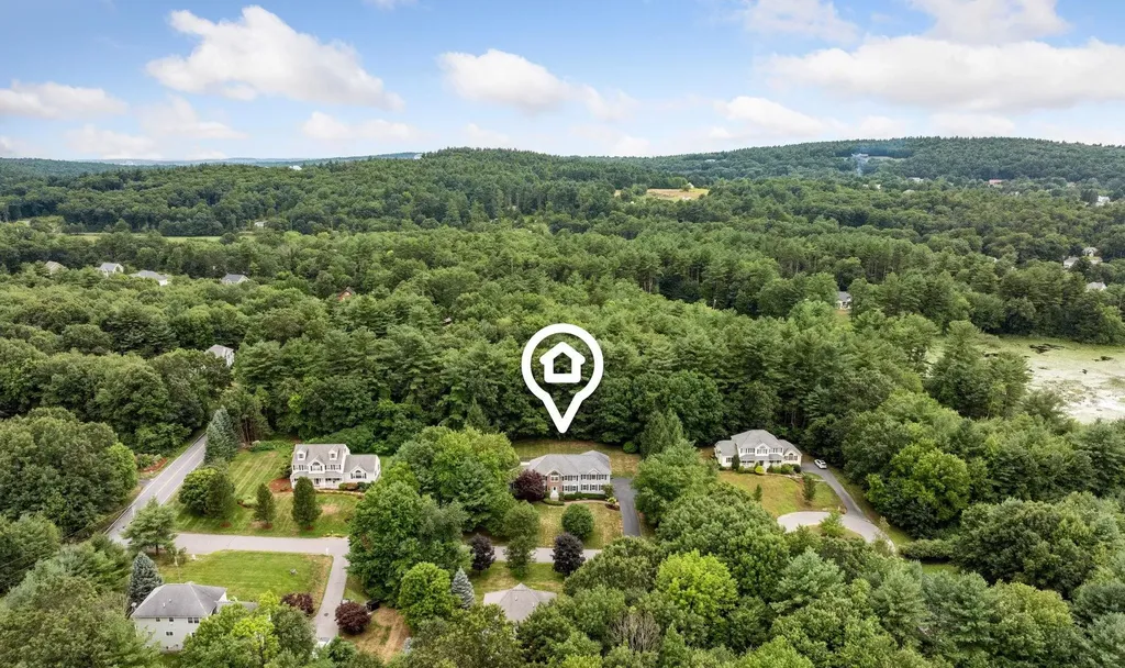 11 Gauthier Way Pelham NH 03076