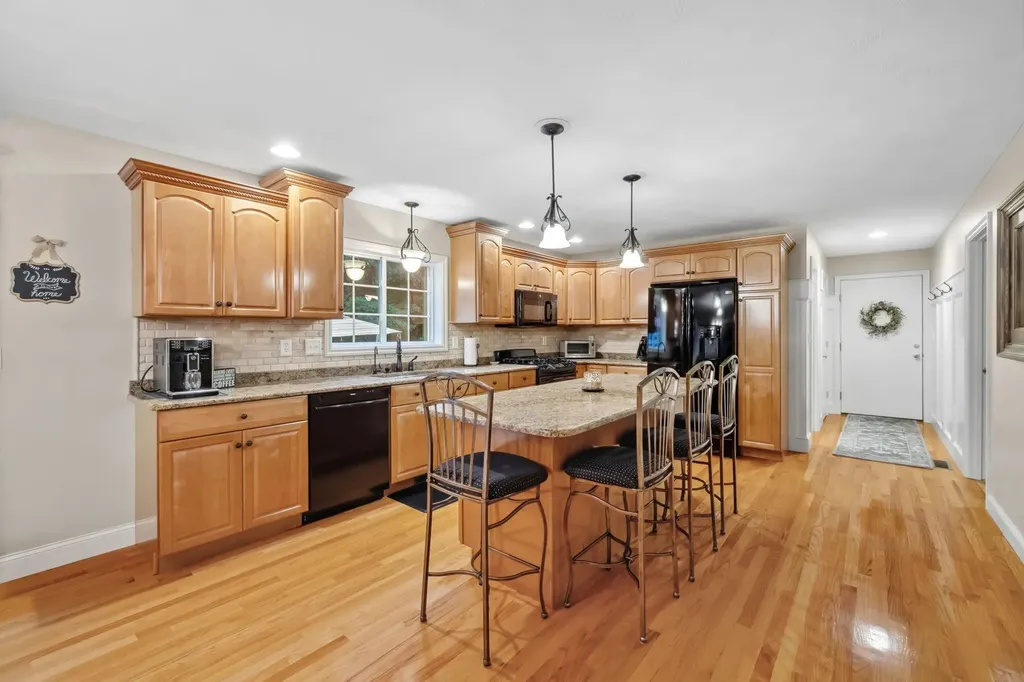 11 Gauthier Way Pelham NH 03076